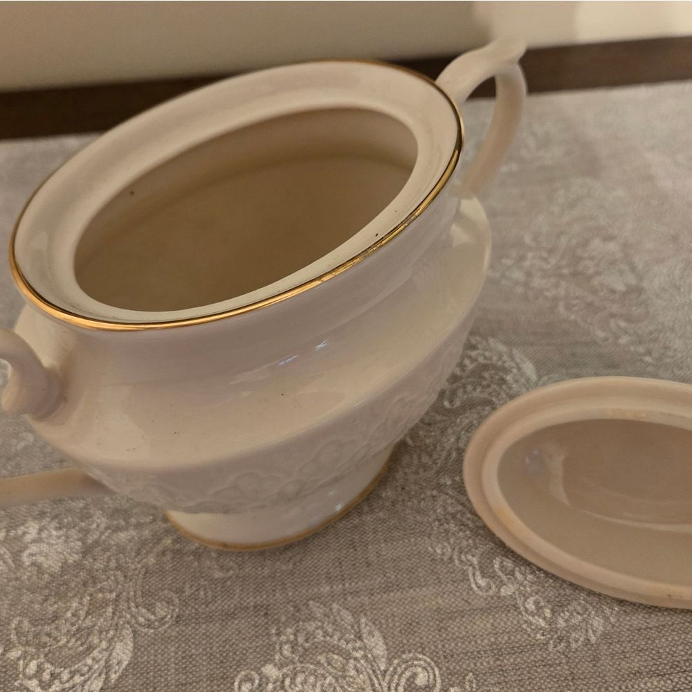 Lenox Jacquard Gold Cream Sugar Bowl - Picture 4 of 7